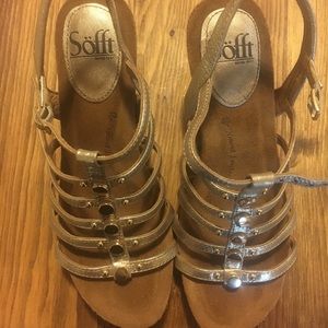 Super comfy wedges! Perfect for bridesmaids!